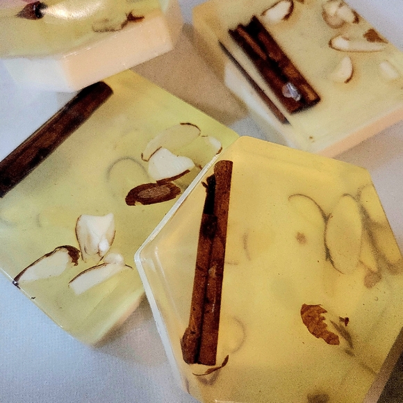 BeTTerSkin Holistics-Cinnamon Stick & Almond Slice Wildcrafted  Soap Baskets - Picture 5 of 6